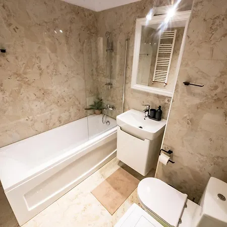 Apartament Urban Haven Retreat 1020